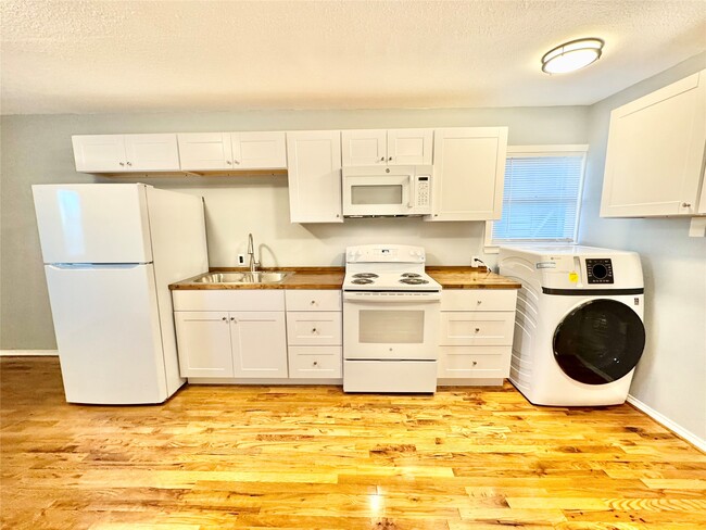 Photo - 6203 Heards Ln