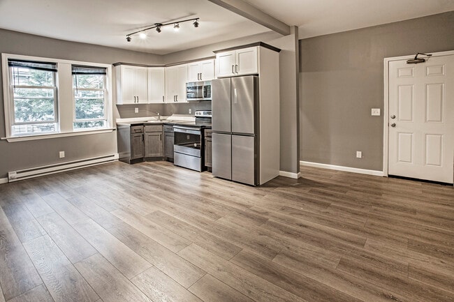 Building Photo - 100 W Broad St