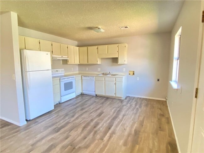 Building Photo - 300 Fink Dr