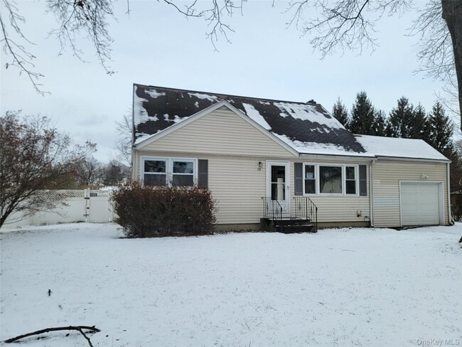 Building Photo - 19 Essex Rd