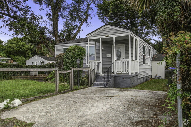 Building Photo - 2106 Courtland Ave Rental