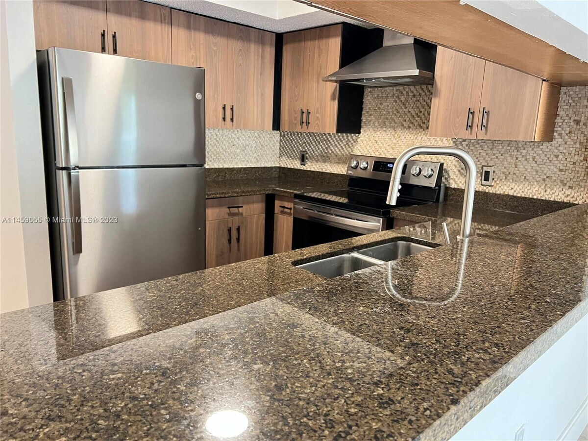 Photo - 440 S Park Rd Unit 4-202