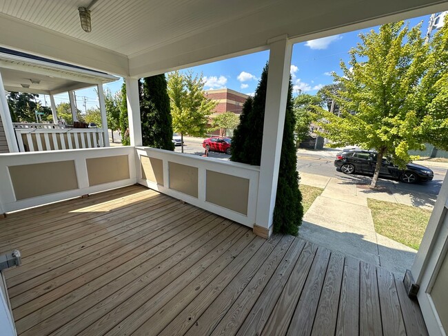 265 E 11th Ave