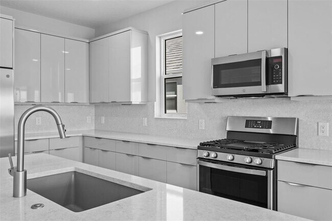 Photo - 8071 Slipway Dr