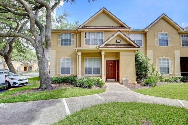 Building Photo - Perfect 2/2 Split Floorplan Condo with Washer/Dryer in Lovely Crescent Place at Lake Lotus Condom...