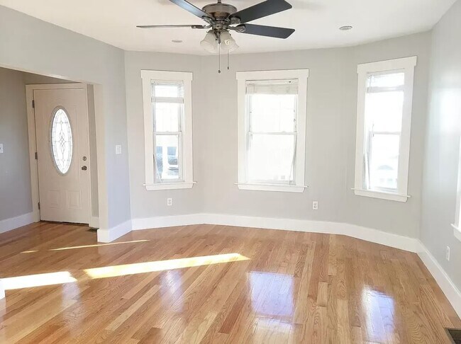 14 Bay View St Unit 1