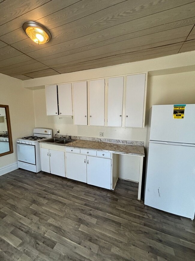 Building Photo - 227 Independence Ave Unit 227 - 4