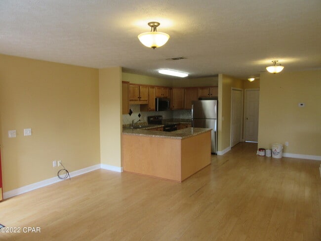 Photo - 820 Premier Dr