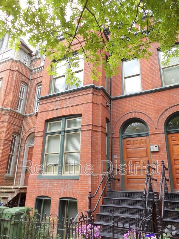 Building Photo - 1130 5th St NW Unit 3 Rental