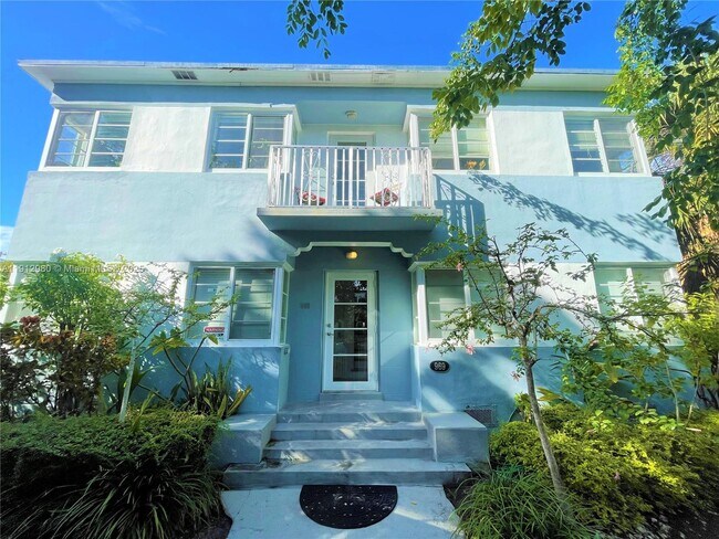 Building Photo - 969 Bay Dr Unit 1