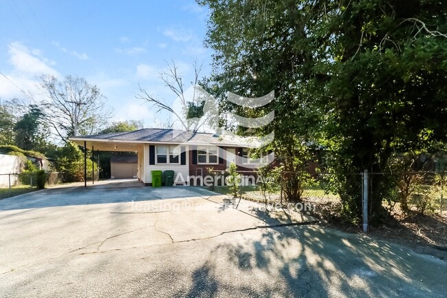 Building Photo - 2150 Arrowhead Dr