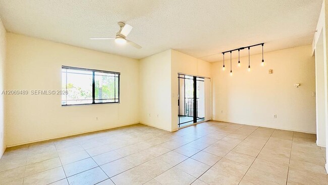 Photo - 2807 Veronia Dr Unit 201