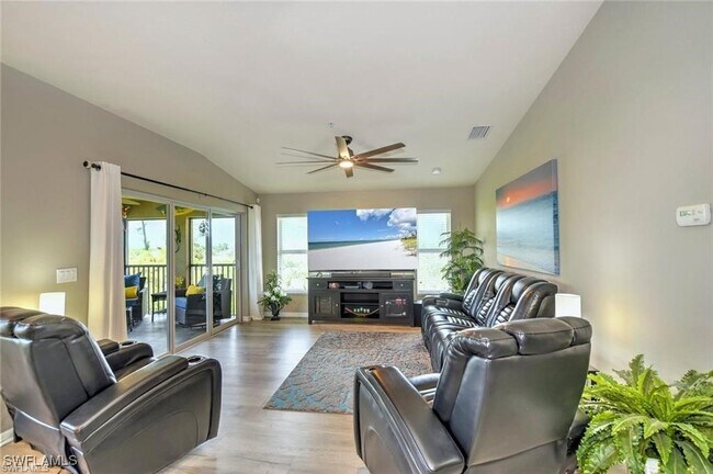 Photo - 10060 Lake Cove Dr Unidad 301
