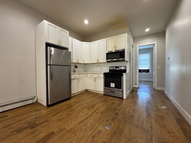 Building Photo - 16 Lewis Ave Unit 1R Rental
