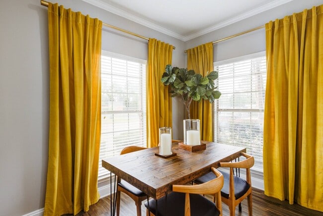 Charming Dining Area