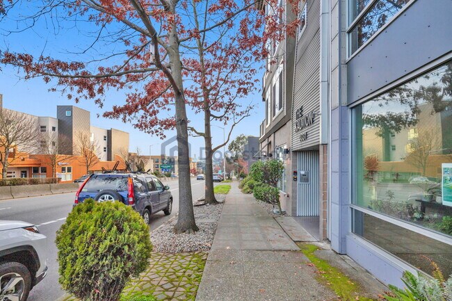 Photo - 4031 Aurora Ave N Unit ste 202