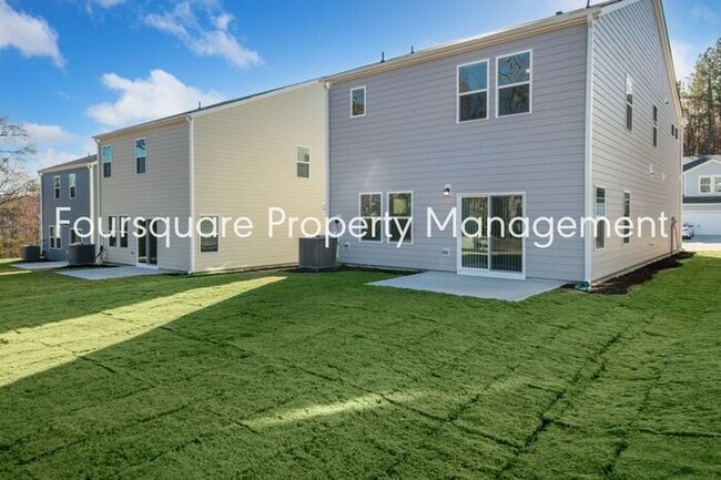 Photo - Charming Single-Family Home with Open Floor Plan, Spacious Loft & 2-Car Garage – Convenient to Fu...