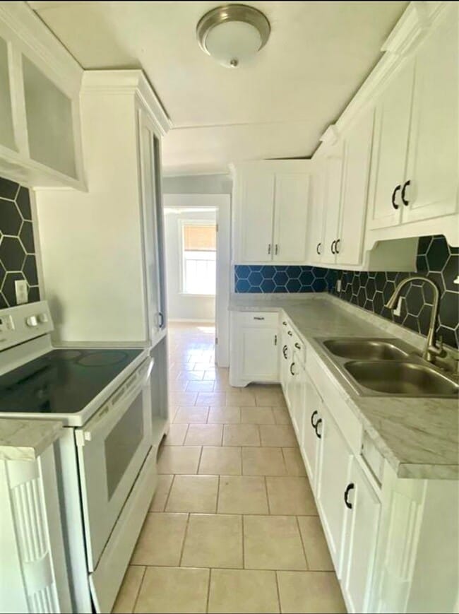 Photo - 623 W 5th St