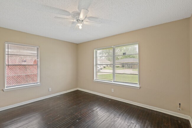 Photo - 9315 Laura Koppe Rd