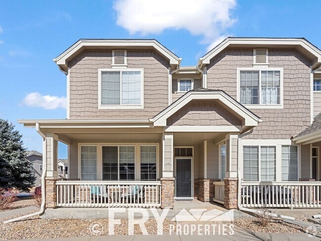 Building Photo - Beautiful Townhome in a Great Location