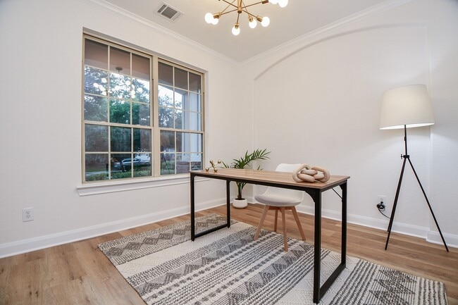 Photo - 18 Hadlock Pl