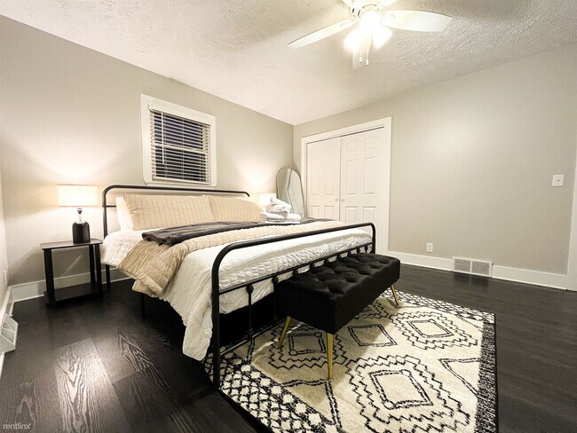 Photo - 3 br, 2.5 bath House - 2614 North 124th Ci...