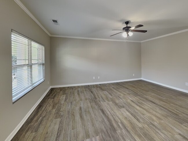 Photo - 1048 Regency Dr NW
