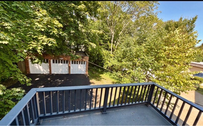 Photo - 18501 Newell Rd Unit 2