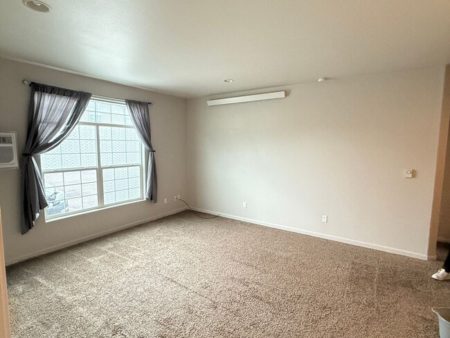 Building Photo - 1930 Monte Vista Dr Unit 8 Rental