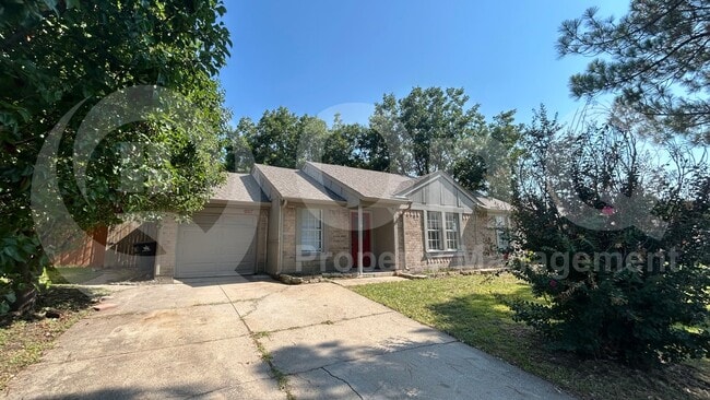 Building Photo - 807 Cavalier Dr Rental