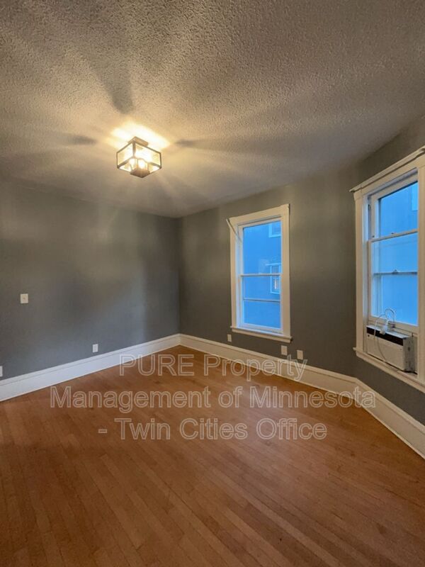 Photo - 1947 Fillmore St NE Unit A Lower