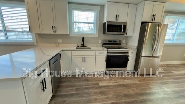 Photo - 247 Farragut St NW