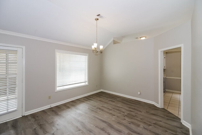 Photo - 6665 Millgrove Park Dr