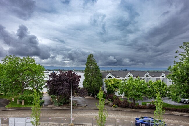 Photo - Riverside Townhomes - Waterfront Living in Vancouver