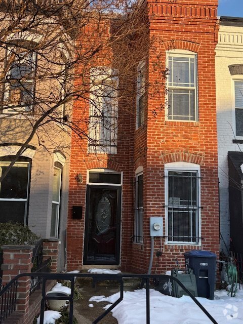 Building Photo - Charming 2-story home near trendy H Street...