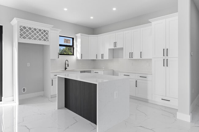 Photo - 2603 3rd St SW