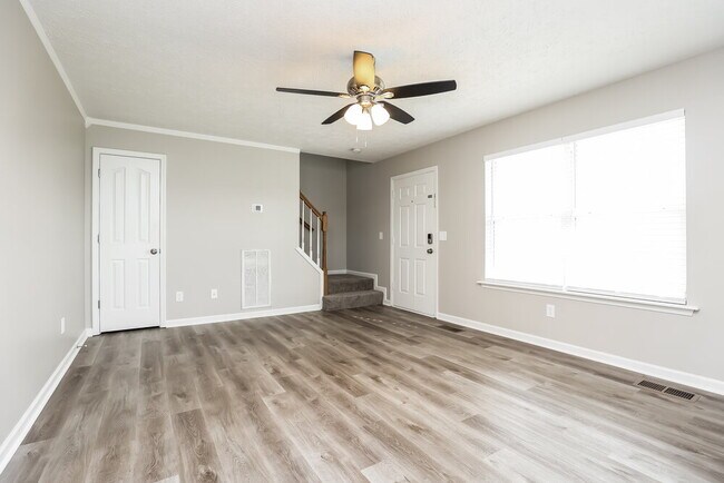 Photo - 317 John Henry Dr