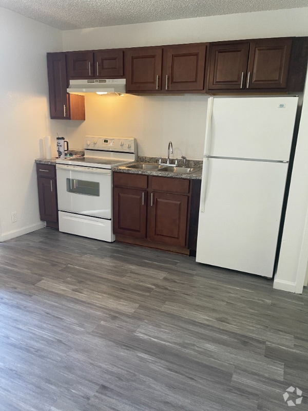 Building Photo - 220 W 9th St Unit 332A Rental
