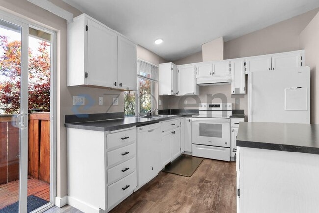 Photo - 1120 S 90th St Ct