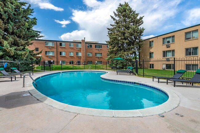 Photo - Royal Gardens Apartments