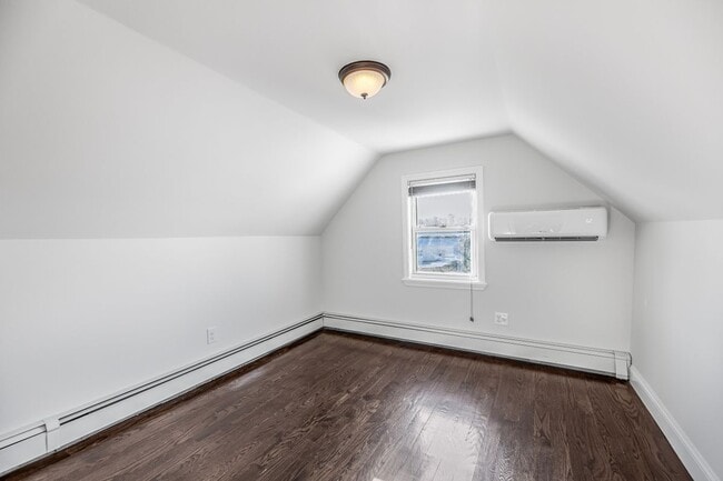 Photo - 1837 Wallace Ave