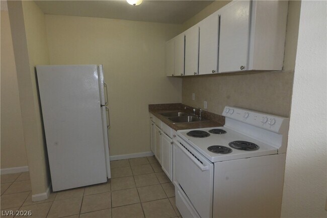 Photo - 3021 E Carey Ave Unit 2