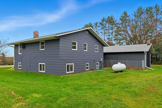 Photo - 1681 Mahogany St Unit Upper