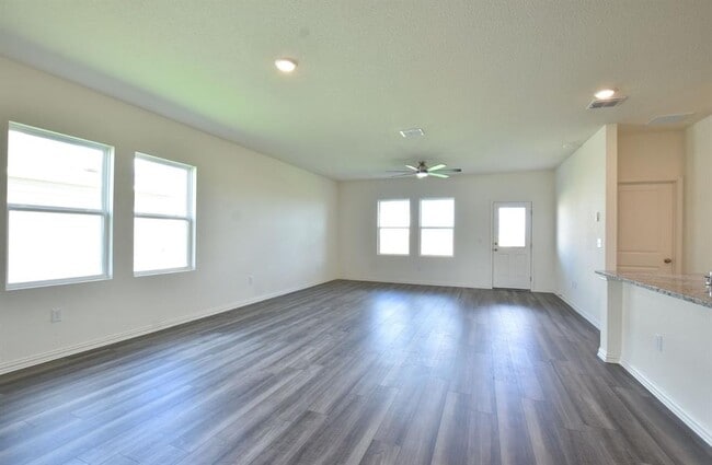 Photo - 204 Elijah St