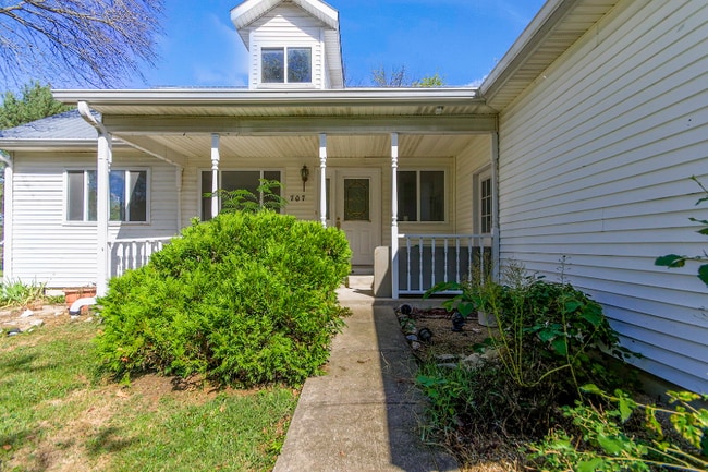 Photo - 707 E Brick St