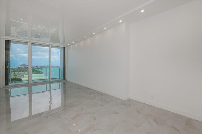 Photo - 100 Bayview Dr Unit PH25