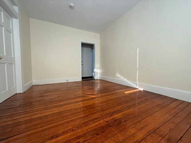 27 Forest St Unit 1