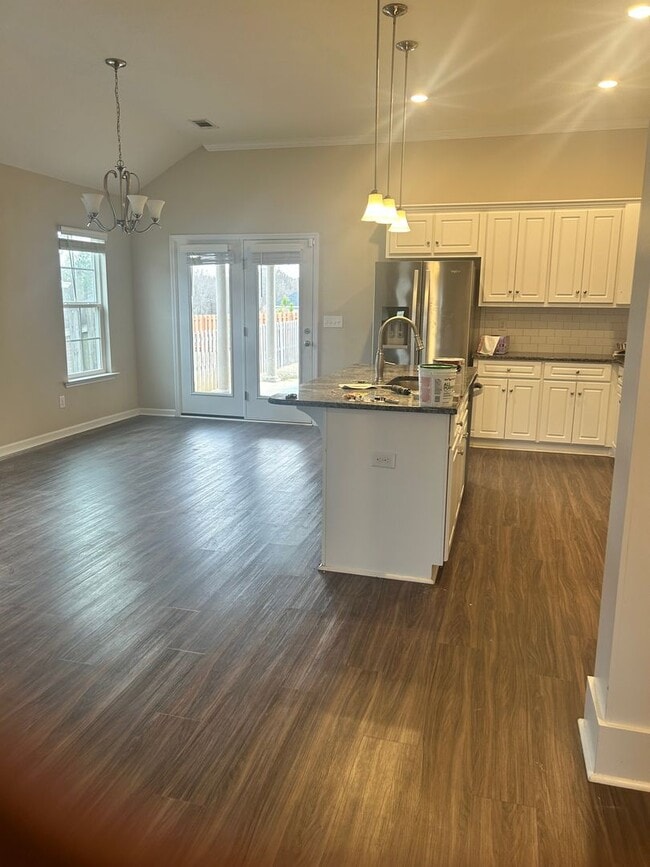 Photo - Gorgeous 3 bedroom 2 bathroom home