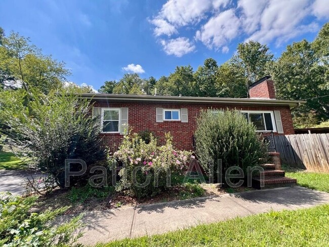 Building Photo - 11 Edgewood Rd S Rental