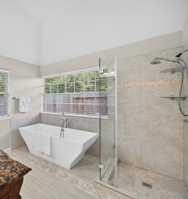 Building Photo - 4415 Echo Falls Dr